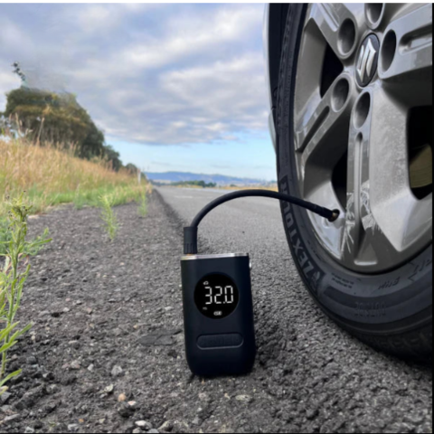 Przenośna sprężarka powietrza – szybkie pompowanie gdziekolwiek jesteś