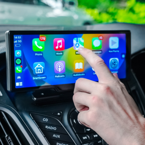 מסך מולטימדיה אלחוטי – חיבור וניווט פשוט