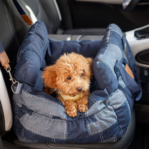 犬用ポータブルバスケット — 家と車での快適さ 
